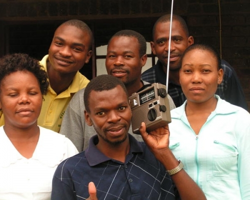 África necesita a Jesús: Radios para África